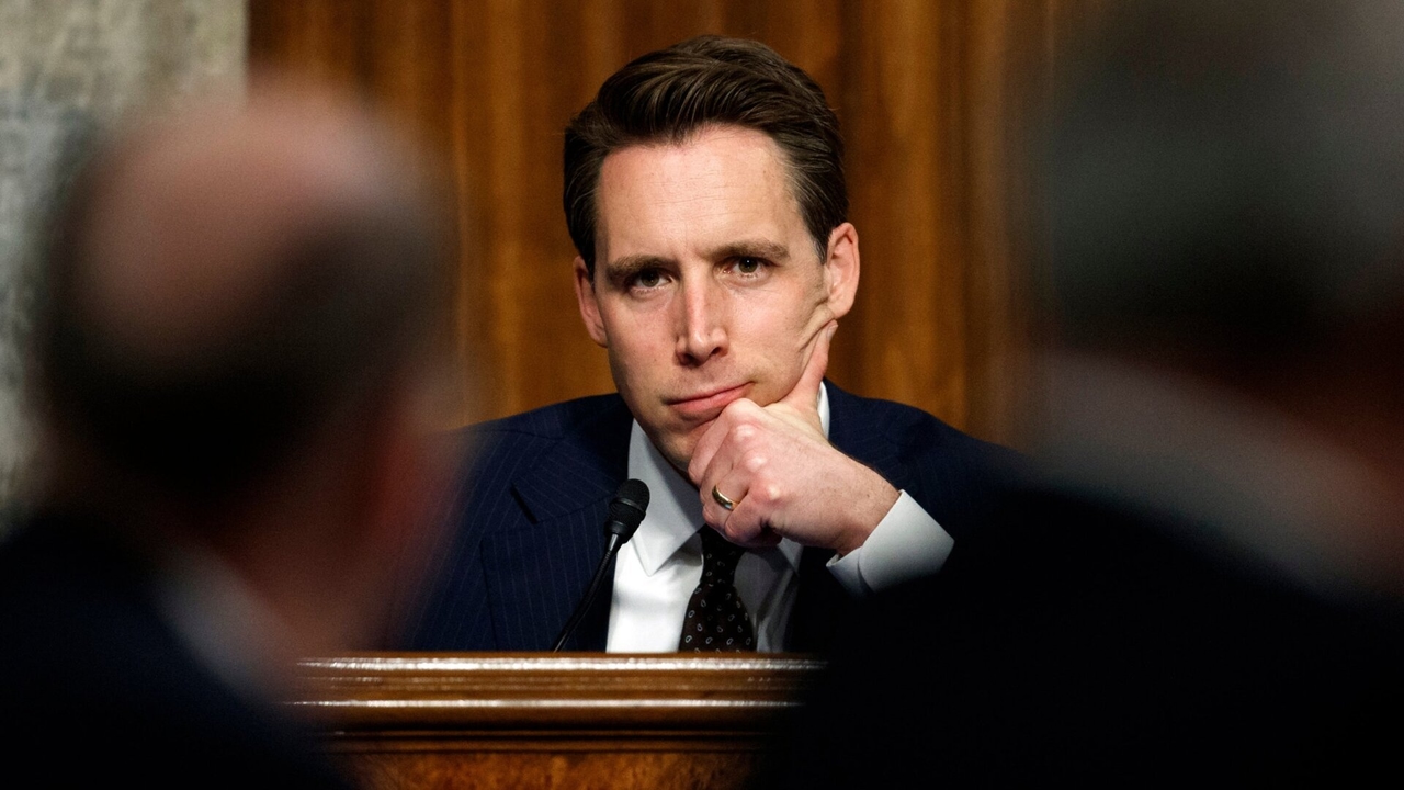 Josh Hawley Says Trump Tariff Rebate Checks Won’t Go to ‘Biden Voters’