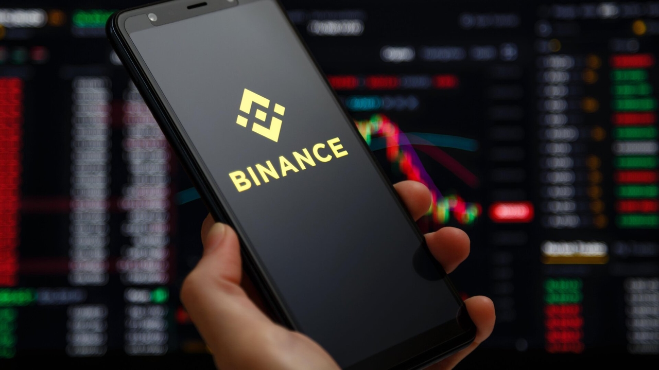 Регуляторы говорят, что Binance должна ужесточить правила борьбы с отмыванием денег и терроризмом