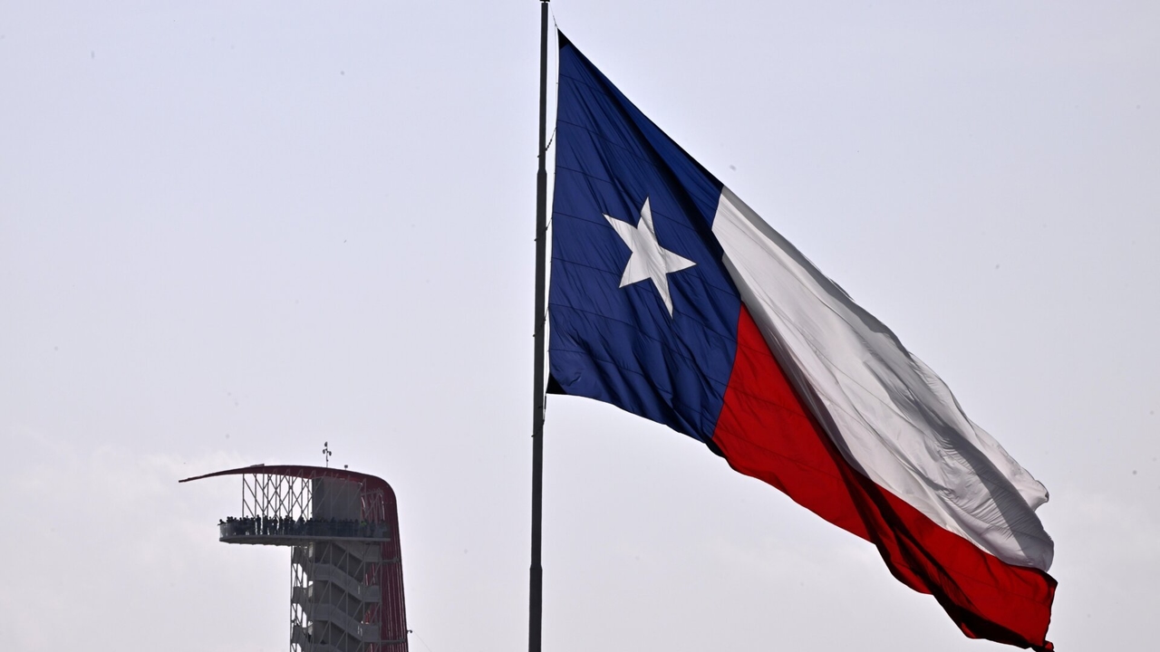Huis van Afgevaardigden van Texas keurt wetsvoorstel goed dat gebruik van aangepaste media in politieke advertenties zonder openbaarmaking strafbaar stelt