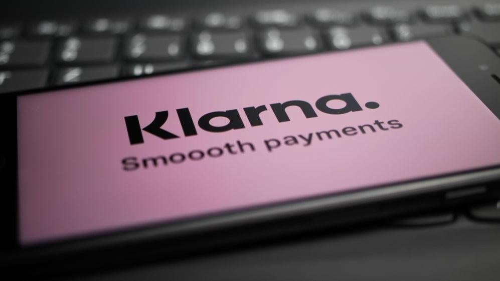 Klarna снова нанимает помощников после того, как полностью посвятила себя ИИ