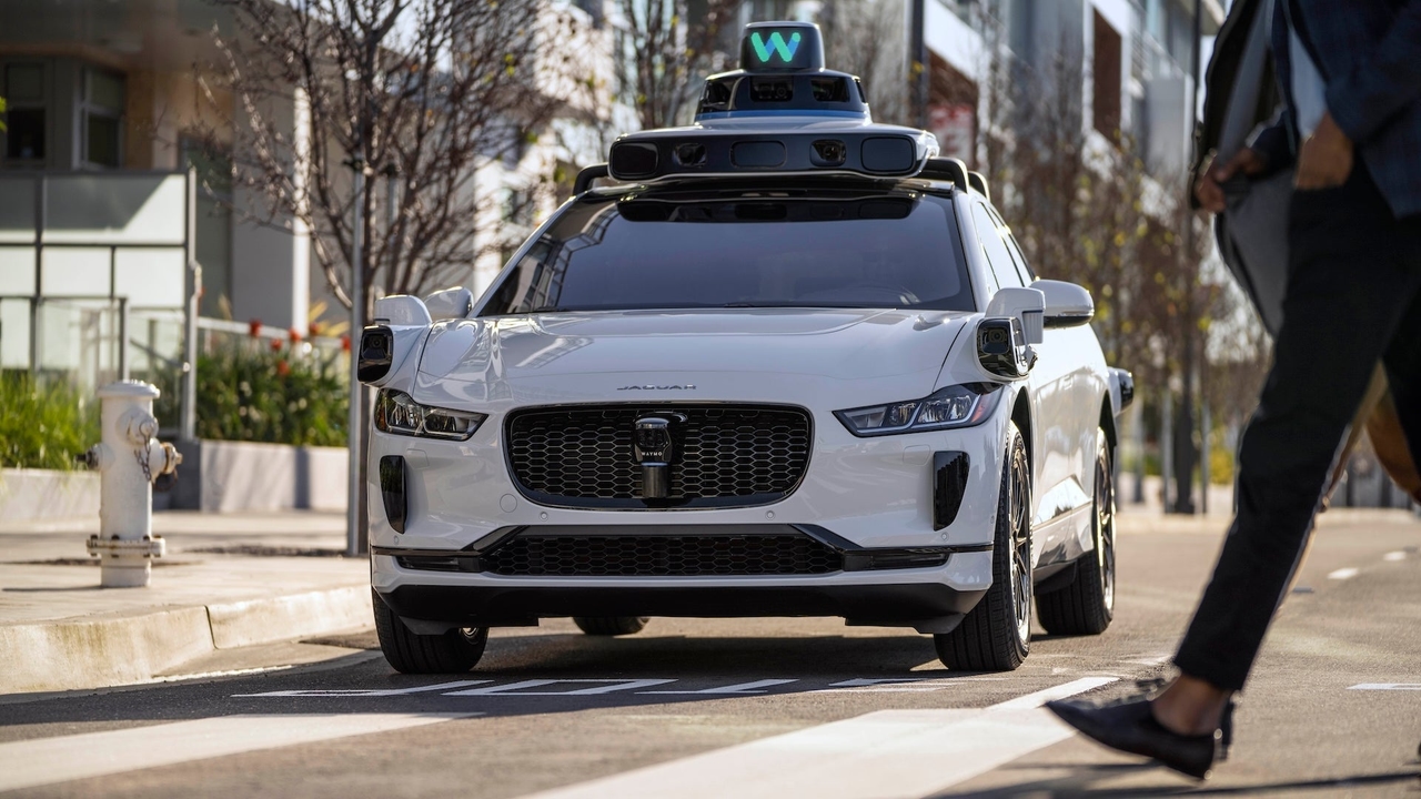 Waymo получила первое разрешение на беспилотные автомобили в Нью-Йорке