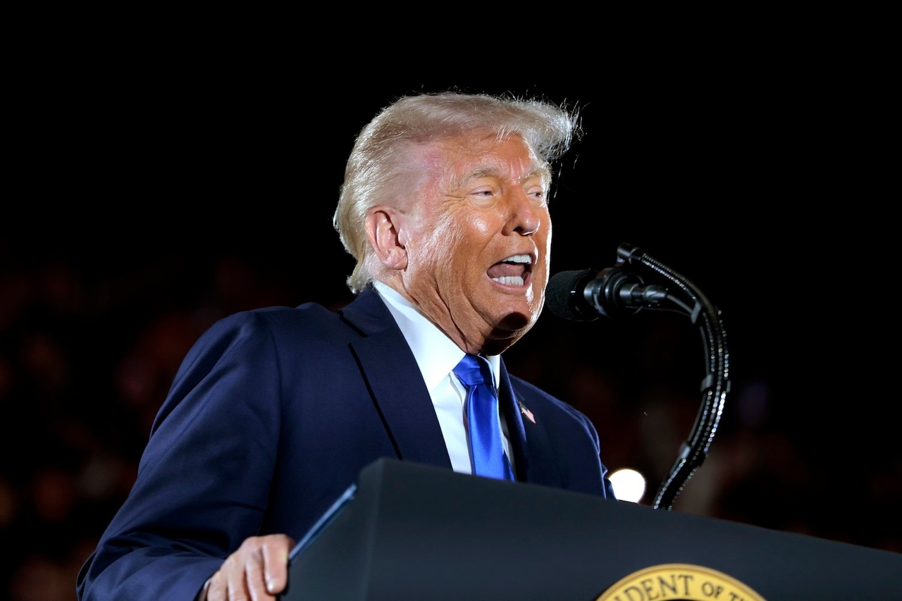 Trump Says ‘Internet People’ Are ‘Kissing My Ass’ in Bizarre School Speech