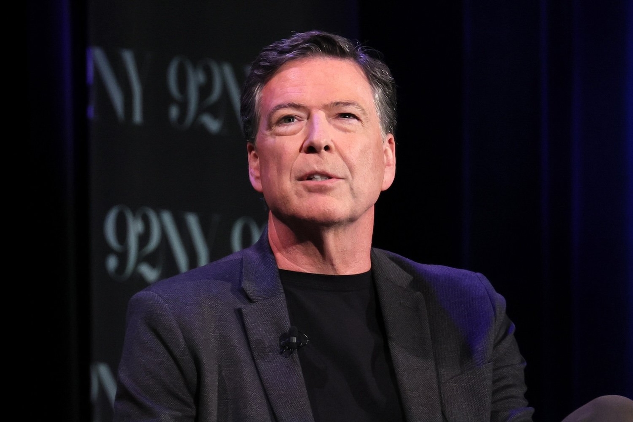 Tulsi Gabbard appelle à l'emprisonnement de James Comey pour sa publication Instagram « 86 » sur Trump