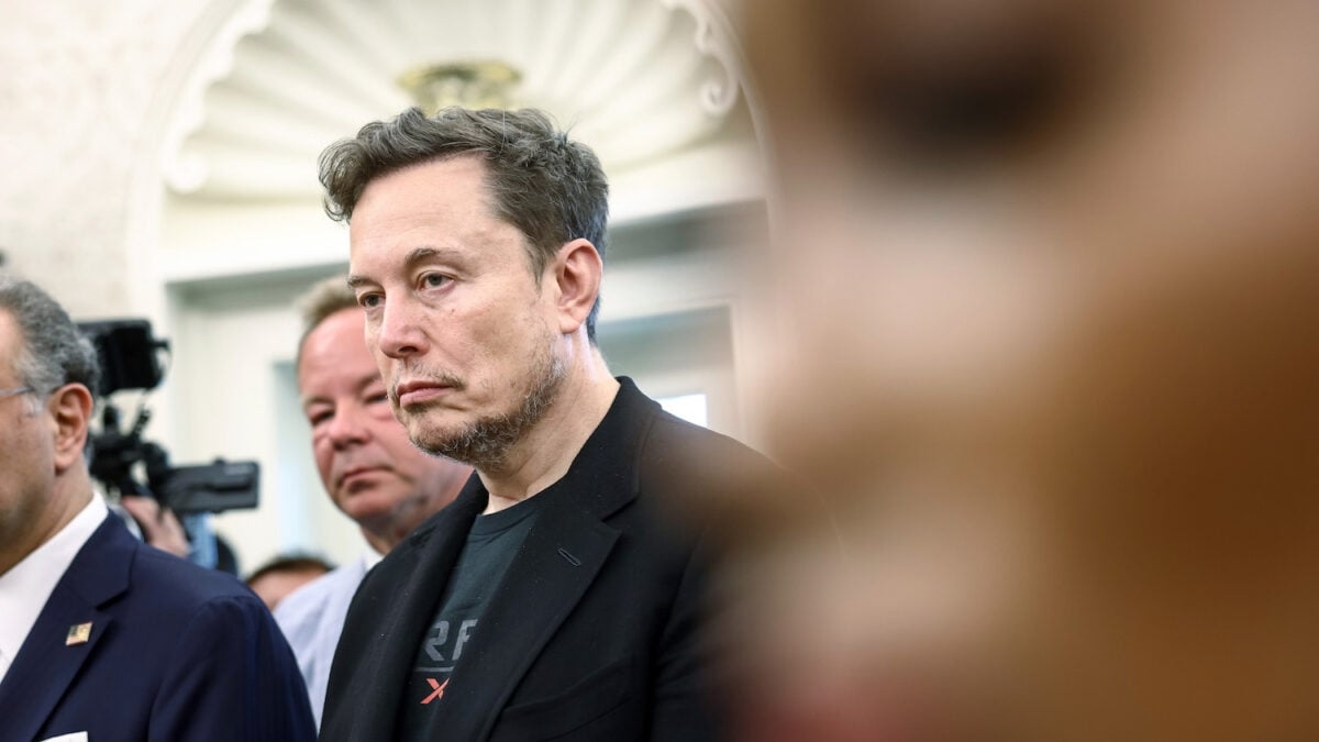 Le géant américain Elon Musk refuse que les autorités françaises tentent d'accéder à son algorithme.