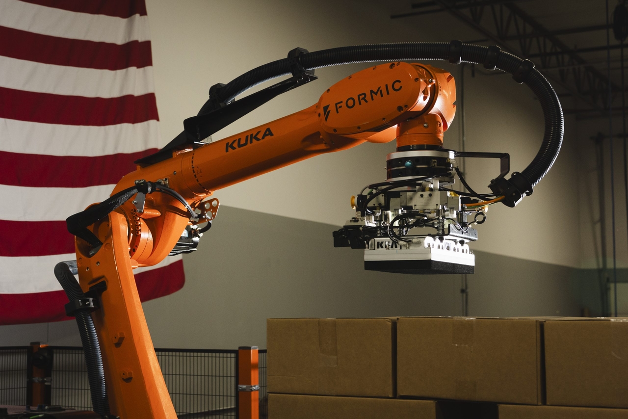 Gemietete Roboter erledigen die schlimmsten Arbeiten und helfen Fabriken, Menschen in Beschäftigung zu halten.