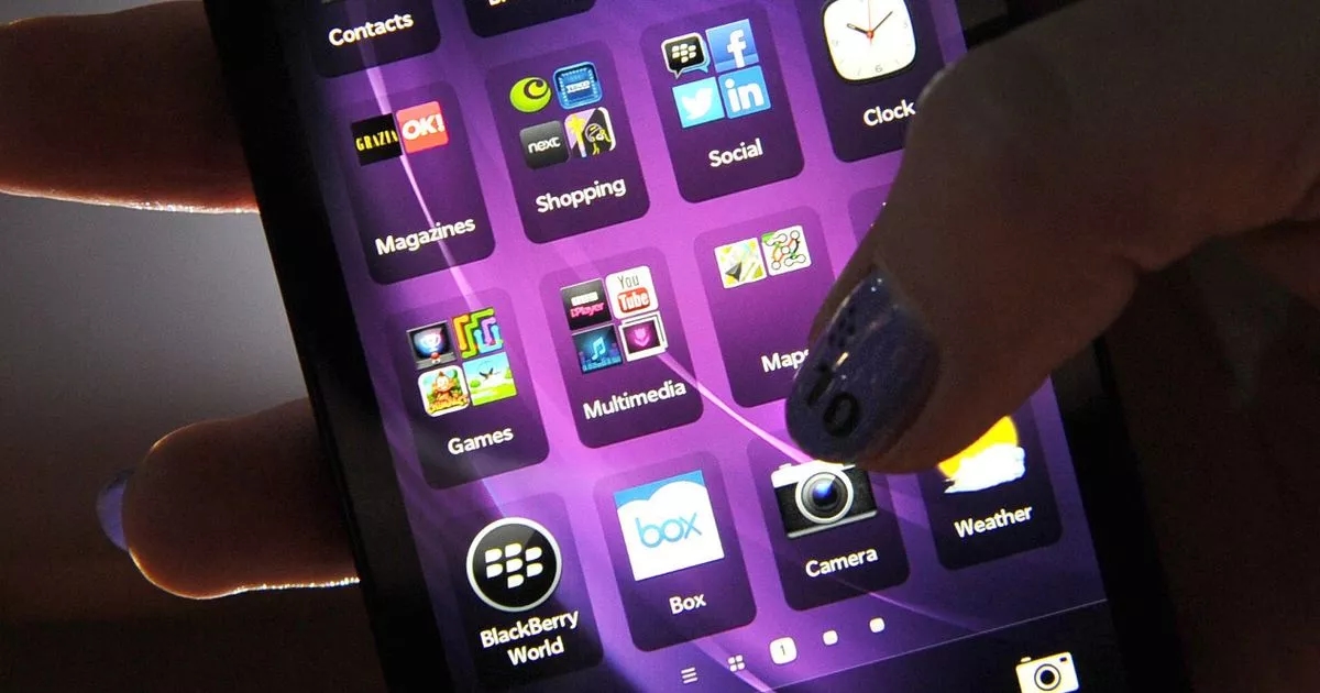 'Goodbye iPhone, welcome back Blackberry' - Inside Gen Z's nostalgic revival of retro phones