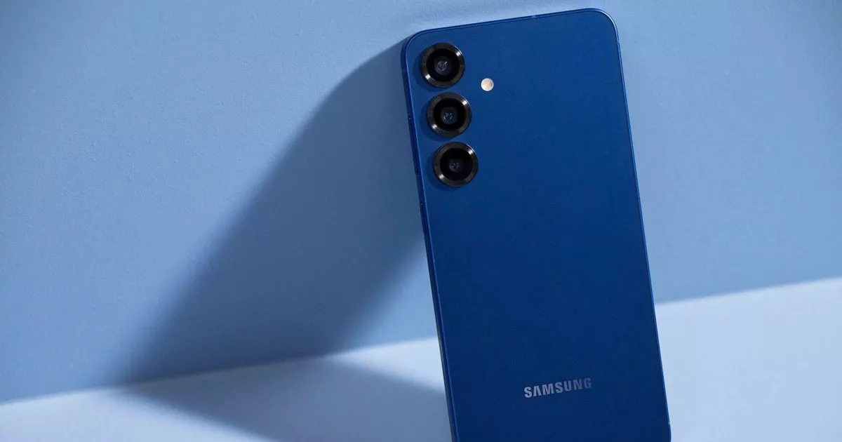 Los fans de Samsung compran un Galaxy S25 por 70 peniques al día con un regalo de £220, pero se vende rápido