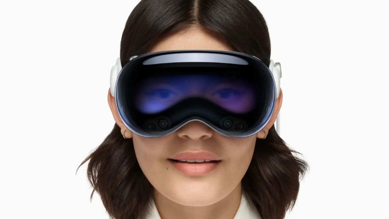 Apple could launch the second generation of the Vision Pro and its own Ray-Ban Meta, according to rumors.