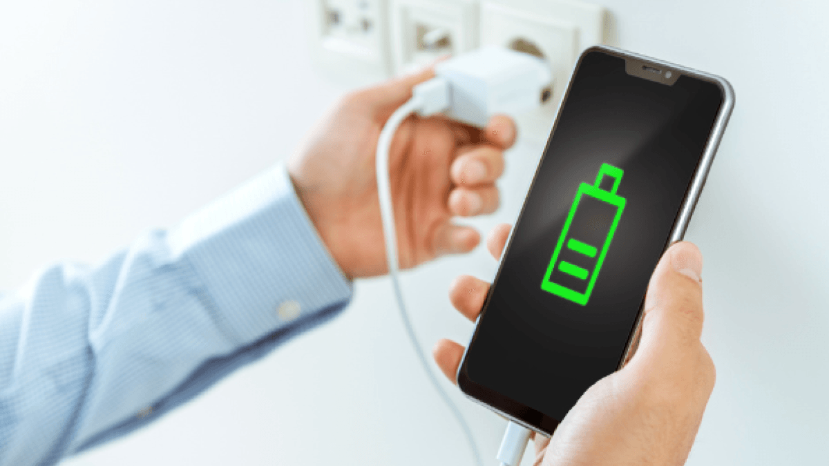 Schadet es Ihrem Handy, wenn Sie es die ganze Nacht lang aufladen? Mythen und Wahrheiten über das Schlagzeug