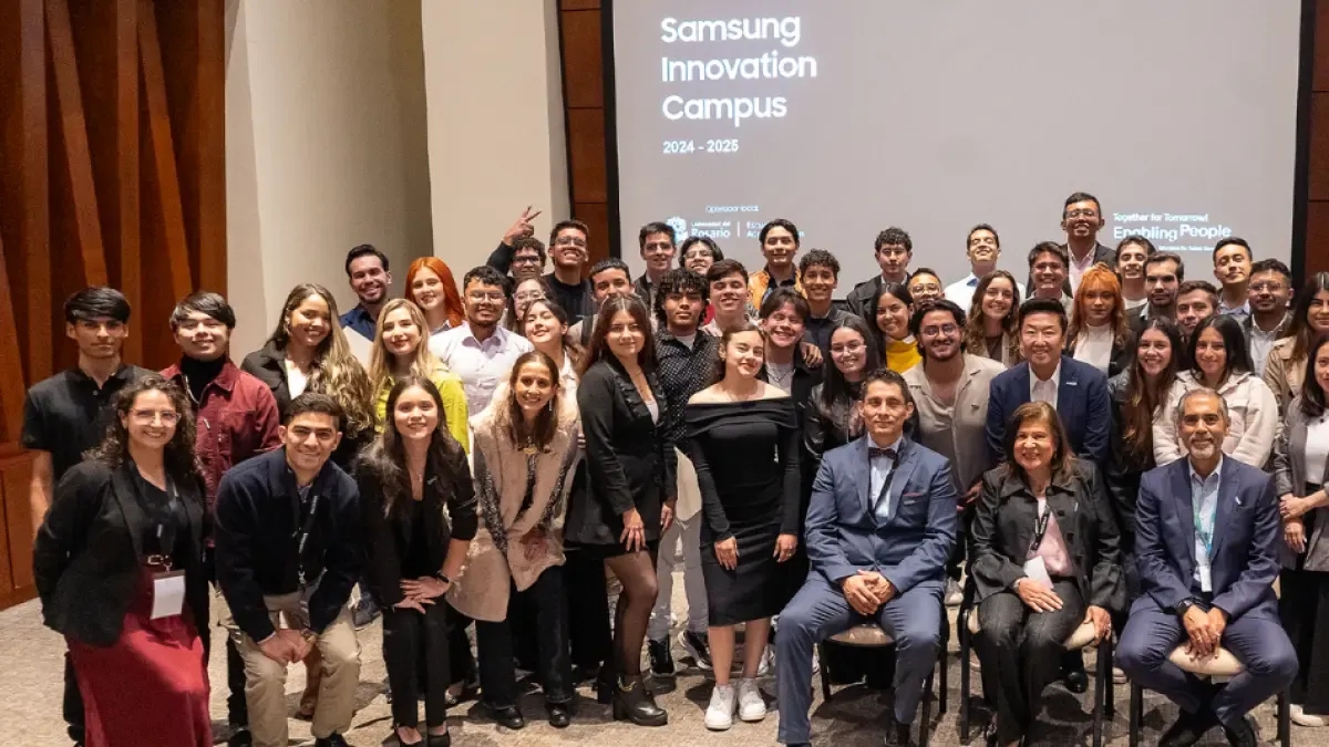 A Samsung treina 66 jovens na Colômbia em IA e inclusão para fortalecer o talento de comunidades diversas.