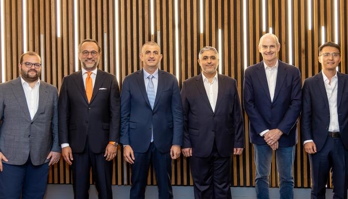 Trendyol Group, Baykar CEO Haluk Bayraktar, ADQ en Ant International hebben een strategische partnerschapsovereenkomst getekend