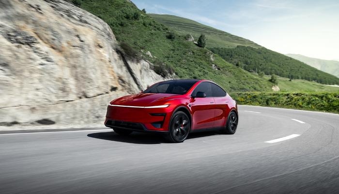 Tesla Model Y Performance svelata! Ecco le sue caratteristiche, il design e il prezzo in Turchia