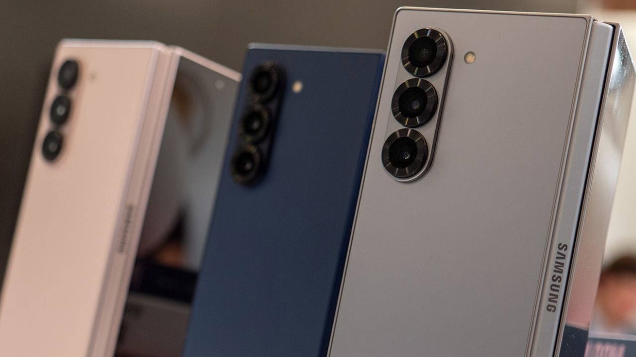 Samsung's tri-fold phone will look like revealed
