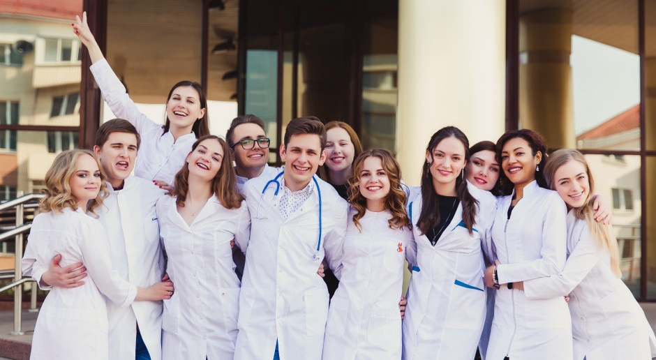 A new program and 27 students for every spot. High school graduates have less and less time.
