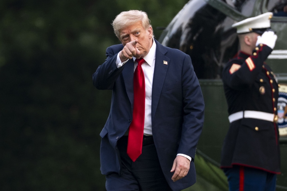 La criptovaluta di Trump ha fatto guadagnare solo pochi, mentre molti hanno perso denaro. I mercati azionari sono precipitati?