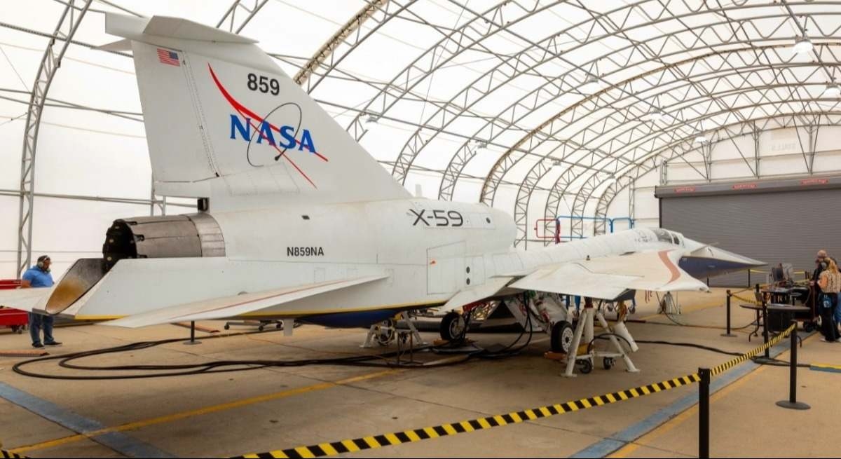Sin despegar y con el motor apagado: el avión supersónico sigiloso de la NASA demuestra su capacidad para volar a gran altura