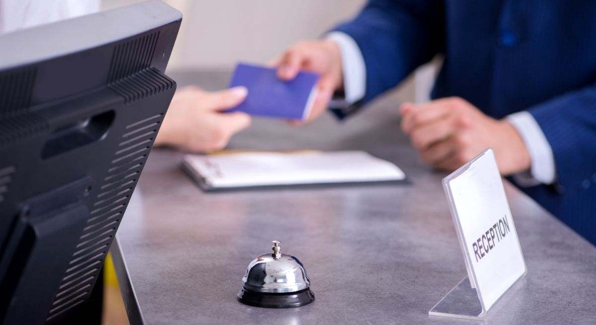 « C'est un risque inutile » : l'AEPD affirme qu'il est interdit de demander une copie d'une carte d'identité pour séjourner dans un établissement d'hébergement.
