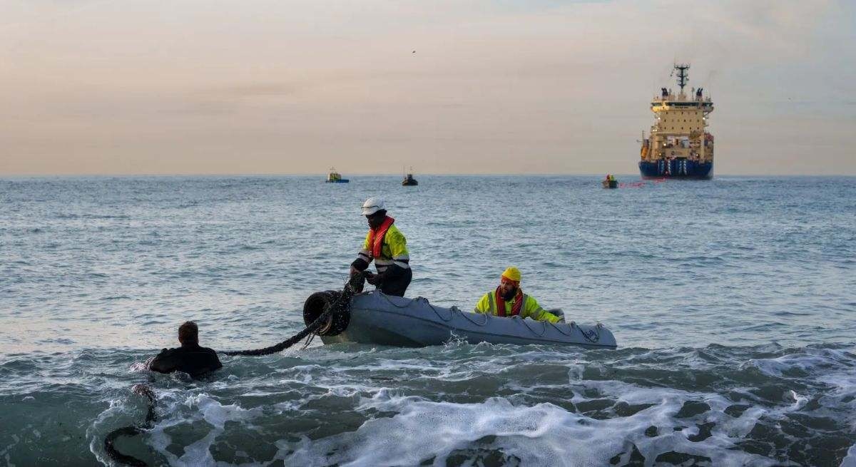 A verdade por trás da nova rede de cabos submarinos desenvolvida pela Meta e pelo Google e como ela afetará as telecomunicações ao redor do mundo.