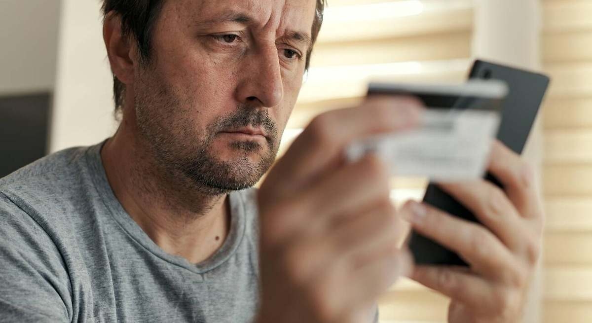 "No podrá utilizar su tarjeta": la peligrosa estafa bancaria que no deja de crecer en España