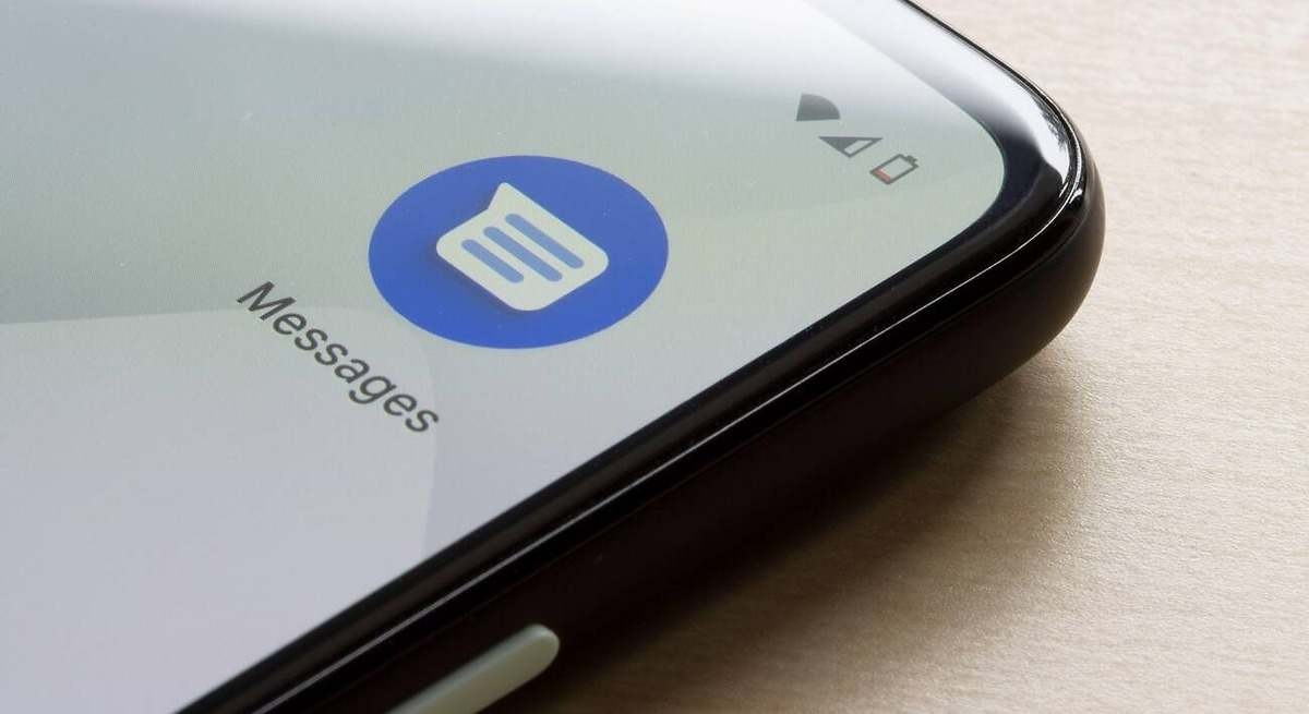 Co oznacza niebieska kropka wyświetlana obok wiadomości SMS w systemie Android i dlaczego warto ją tam umieścić?