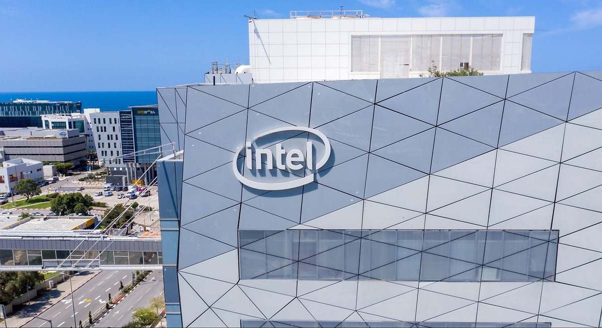 Beyaz Saray, ABD çip endüstrisini güçlendirmek amacıyla Intel'de hisse almak için görüşmeler yürütüyor.