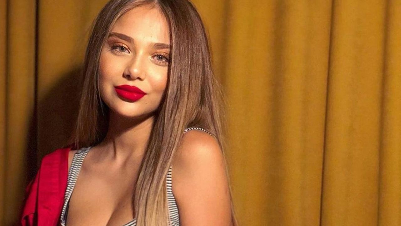 Merve Taşkın: Quem trabalha em escritórios também vende o corpo