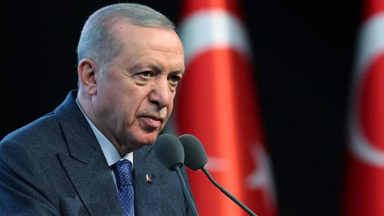 AKİT columnist calls on Erdoğan to retire!