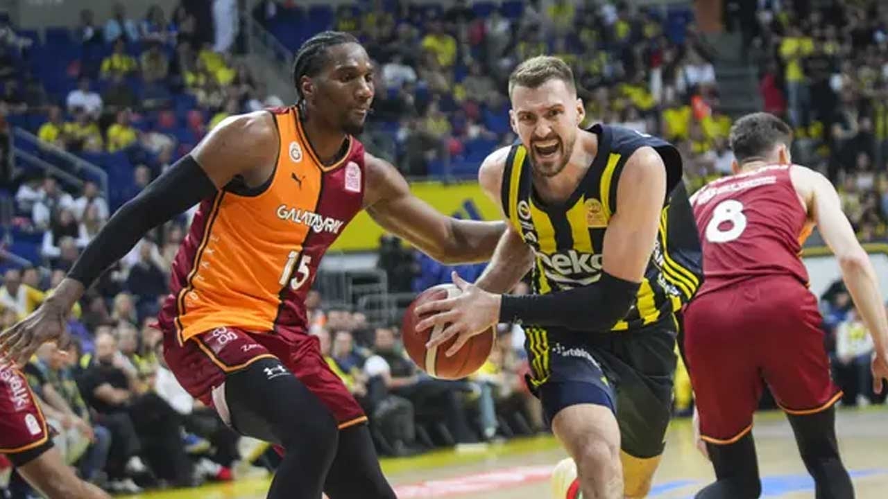 Fenerbahçe pokonało Galatasaray w derbach