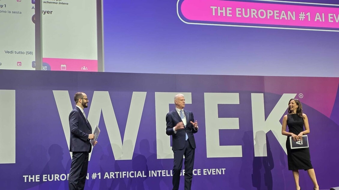 Zangrillo: 'AI is een kans voor de PA, maar er zijn vaardigheden nodig'