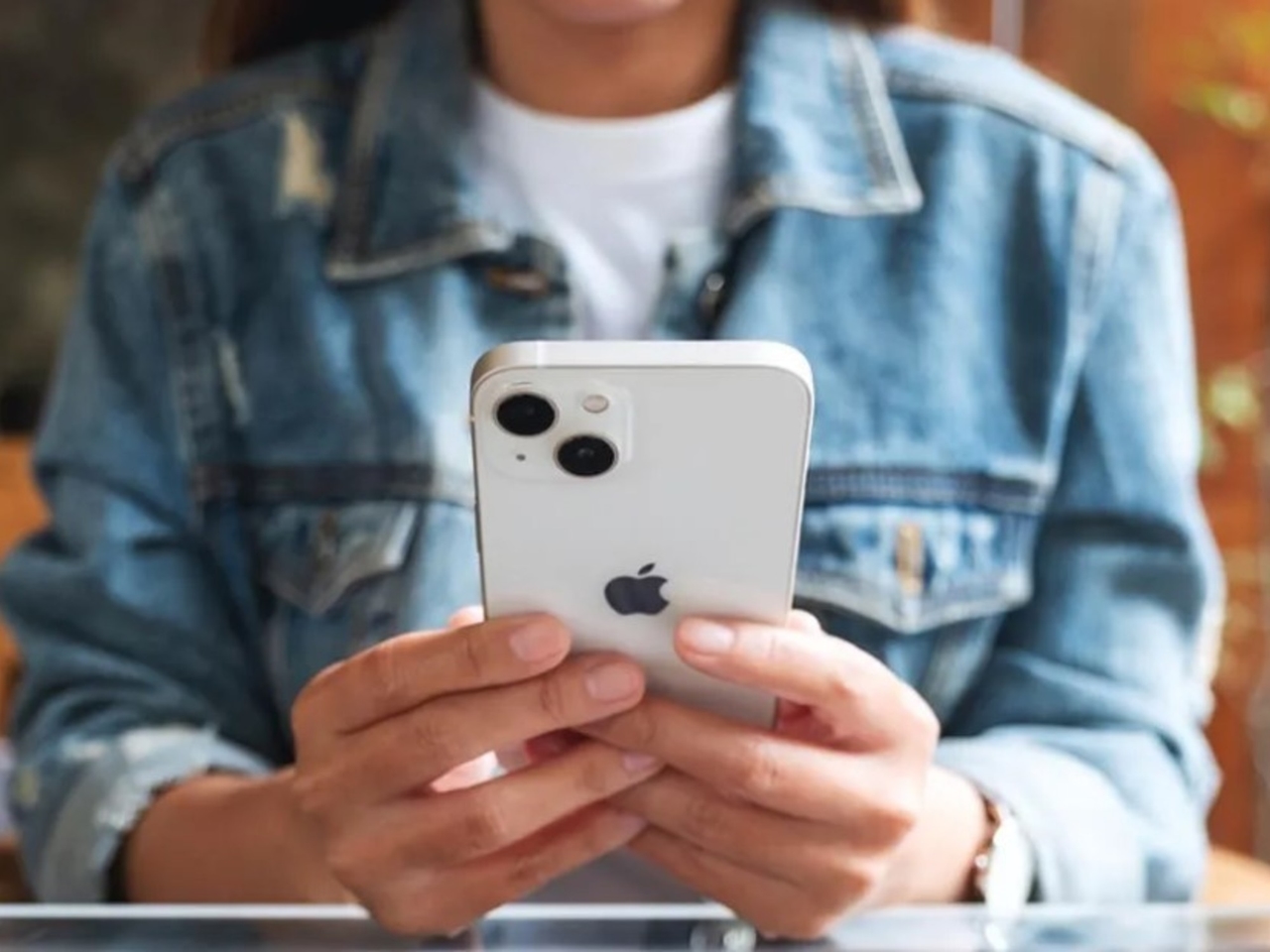 Po raz pierwszy wirus szpiegujący złamał zabezpieczenia Apple'a: kradnie hasła ze zdjęć na iPhone'ie.