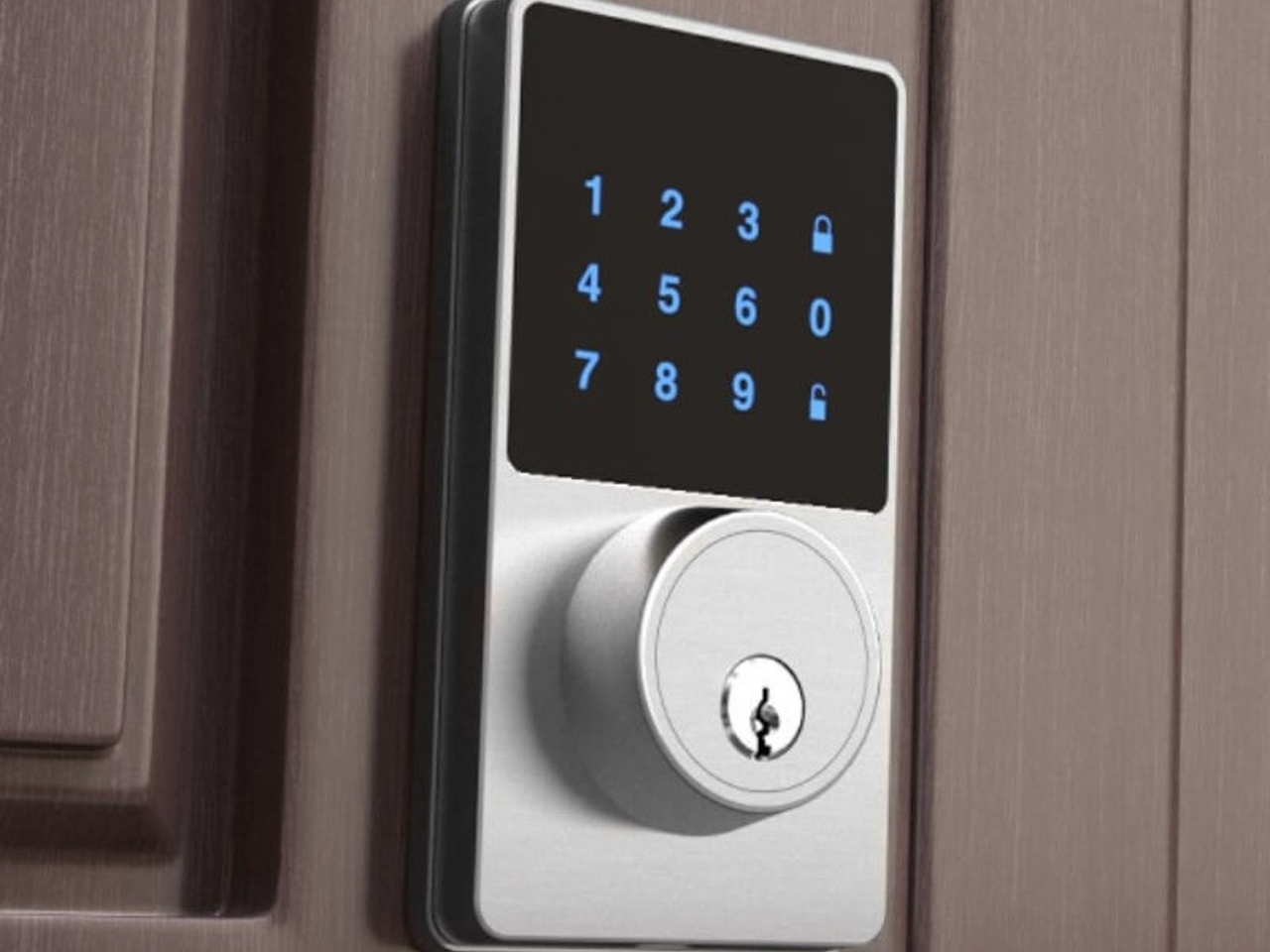 Serrures intelligentes, la dernière nouveauté en matière de sécurité : combien coûte leur installation à la maison et l'oubli des clés ?