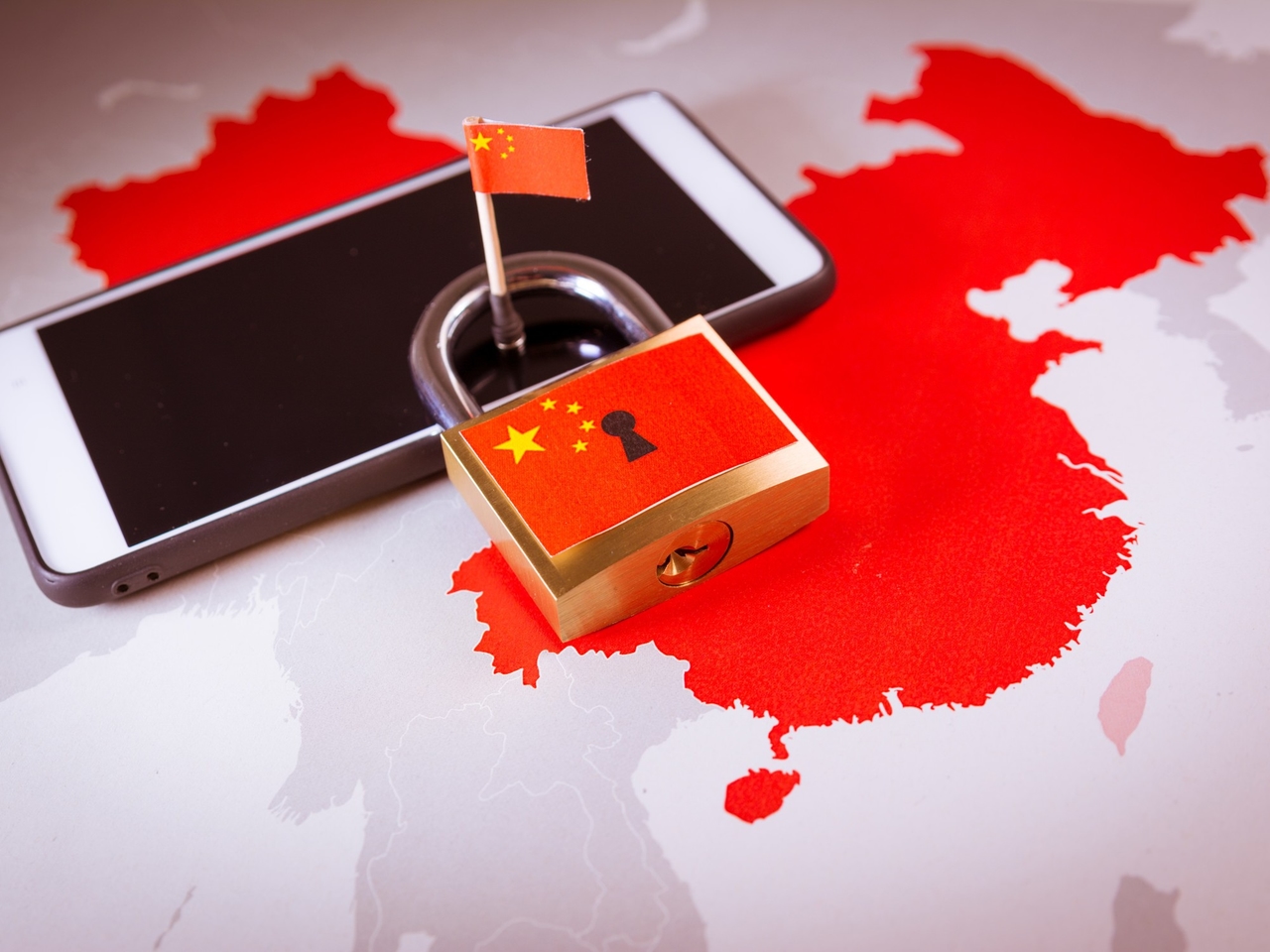Cos'è il "Grande Firewall" e come funziona? La barriera digitale che la Cina utilizza per controllare l'accesso a internet.