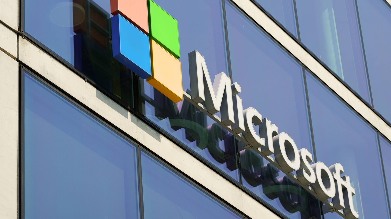 Dopo le critiche: Microsoft non bloccherà più gli account a causa delle sanzioni statunitensi