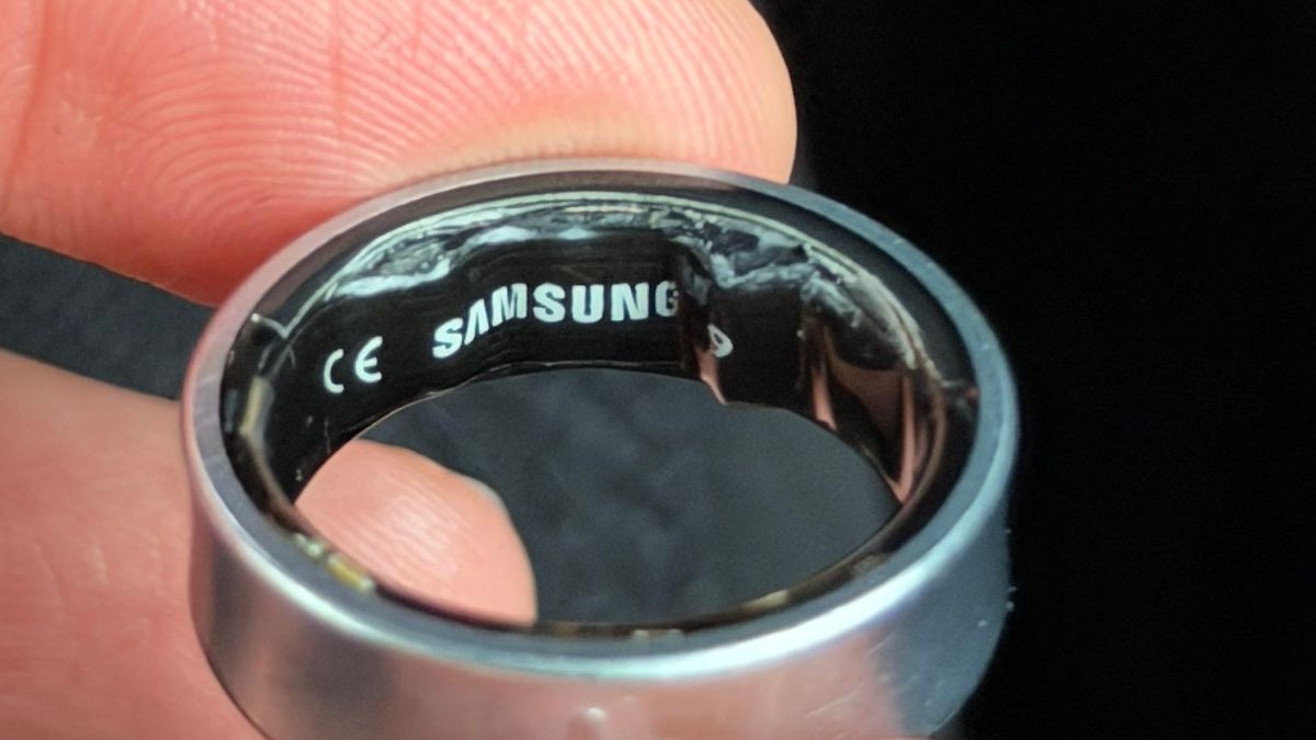 Youtuber in a bind: Swollen Galaxy Ring battery triggers emergency at airport