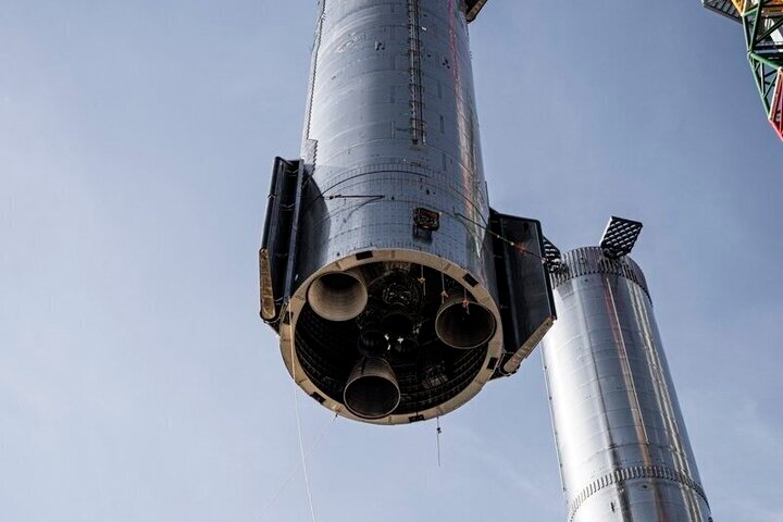 Starship completó con éxito su undécimo vuelo de prueba con un amerizaje en el Océano Índico.